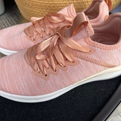 プーマスニーカー