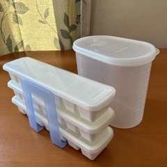 タッパーと製氷器