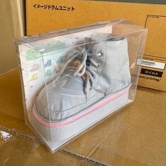 子ども靴タイプのペン立てメガネ入れ