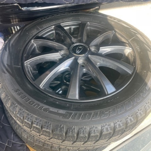 軽自動車　スタッドレス　ホイールもあげます
