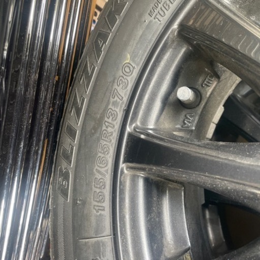 軽自動車　スタッドレス　ホイールもあげます