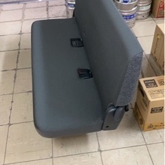 ハイエース　新車セカンドシート　