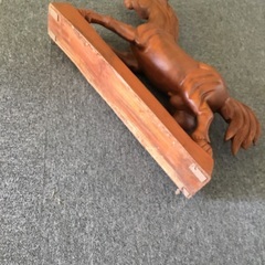 木彫りの馬　展示処分品の画像