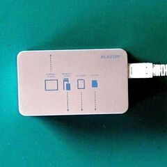 ELECOM  メモリーカードリーダー　発送可能の画像