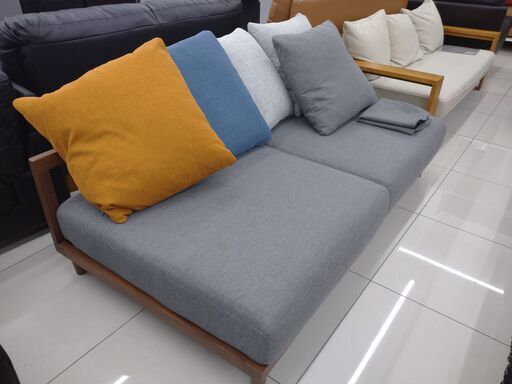 ?HYGGE?3Pソファ?シンプル?北欧風?クッション付き?