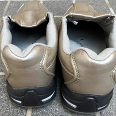 薄ゴールド シューズ 23.5cmの画像