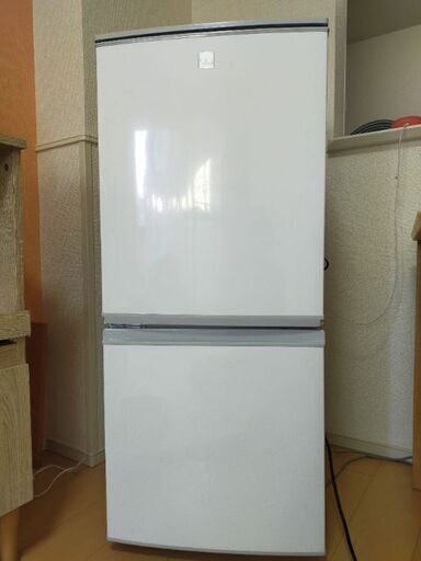 冷蔵庫 シャープ2019年製　137㍑白