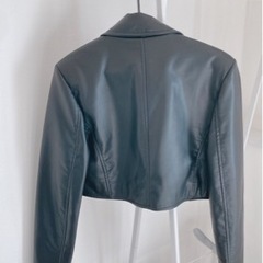 ZARA 革ジャン ショート丈の画像