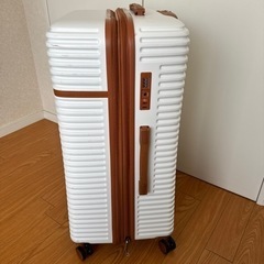 スーツケース　白×茶色　大容量　の画像