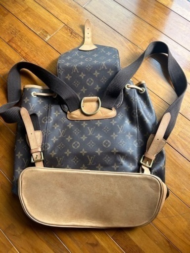 LOUIS VUITTON