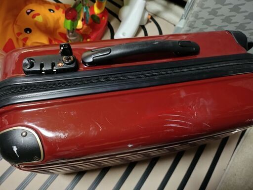 旅行カバン　スーツケース　赤　トラベルバッグ
