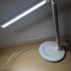 卓上ライトの画像