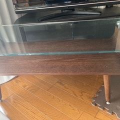 ガラステーブルの画像