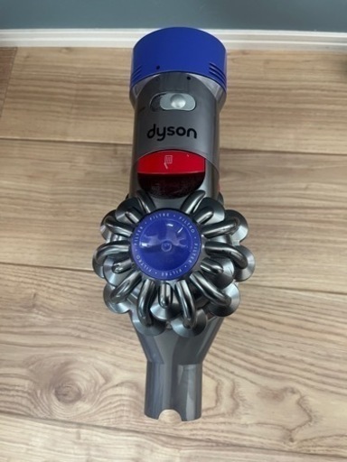 【ジャンク品】dyson v8 fluffy ダイソン掃除機dyson V8 fluffy 専用台付きジャンク品 (guffaw37