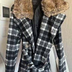 ファーは取り外し可　レディースLコート　タグなし新品