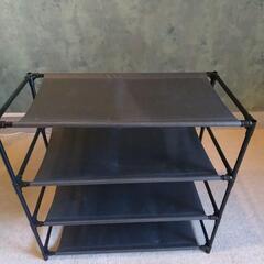 プラスチックの四段ラック × 4の画像