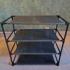 プラスチックの四段ラック × 4の画像