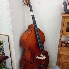 コントラバス