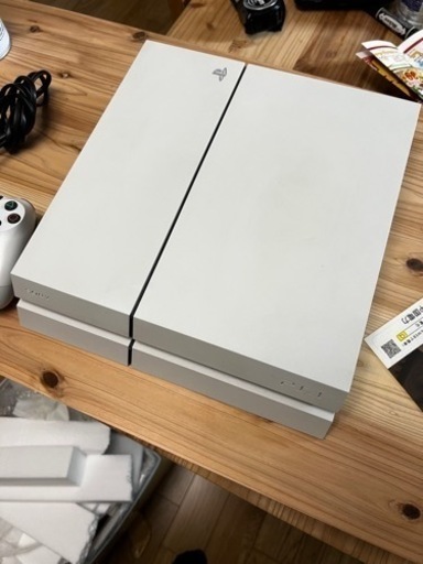 プレステ4 本体、コントローラー　お話中