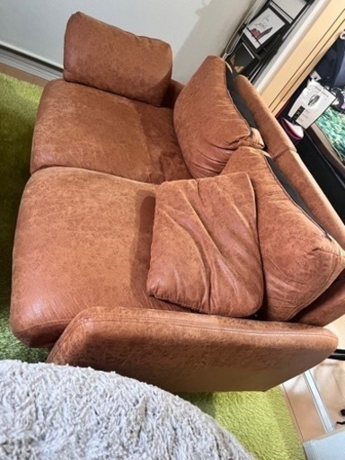 オシャレな茶色2人掛けソファー