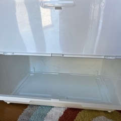 衣類などの収納家具の画像