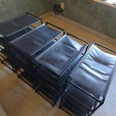 プラスチックの四段ラック × 4の画像