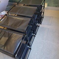 プラスチックの四段ラック × 4の画像