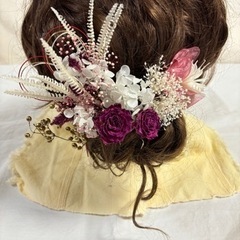 成人式、ドライフラワーの髪飾り
