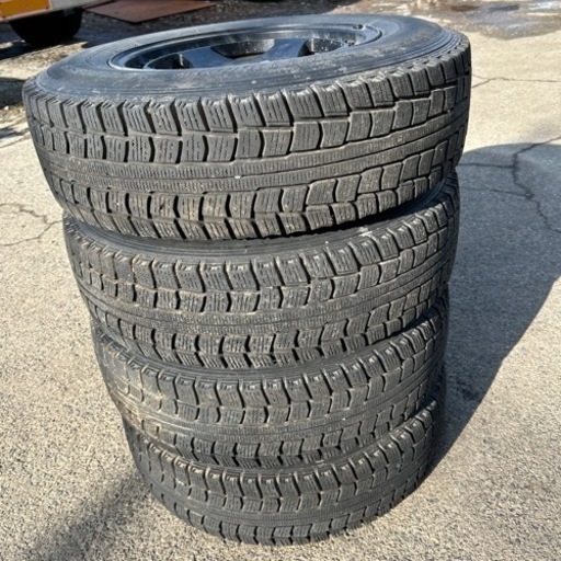 スタッドレスタイヤ　ホイール付き　195/80R15