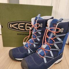 KEEN　スノーブーツ　子供