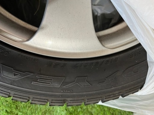 スタッドレスタイヤ　215/55r17