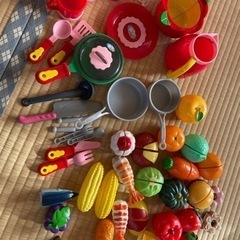 おままごとセット　食べ物、包丁　美品