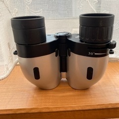 双眼鏡の画像