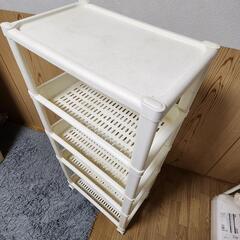 使いやすい収納ラック　キャスター付の画像