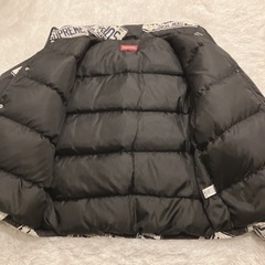 supreme ダウンジャケットの画像