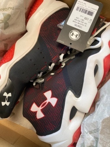 アンダーアーマー　２７cm 新品