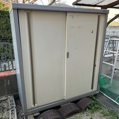 イナバ物置2  鍵なし