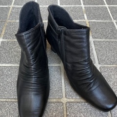 Sonia pareni ショートブーツ 23cmの画像