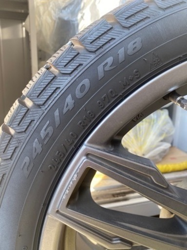 スタッドレスタイヤ245/40 R18ホイール4本セット　アウディA5  