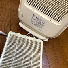 管K-10【愛知県一宮市から】【平日もお渡しできます！】東芝製 TOSHIBA 電気式除湿器  除湿乾燥機 衣類乾燥機  RAD-DN70(H) デシカント式 除湿能力木造9畳 コンクリート鉄筋18畳 の画像