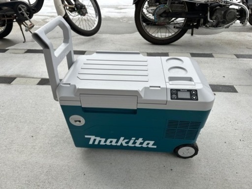 マキタ　makita  充電式保冷温庫　CW180D  動作品　中古