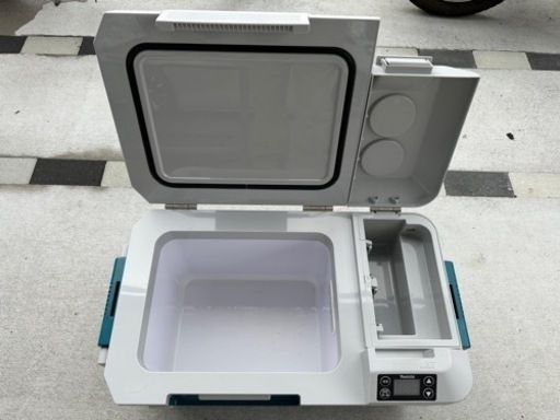 マキタ　makita  充電式保冷温庫　CW180D  動作品　中古