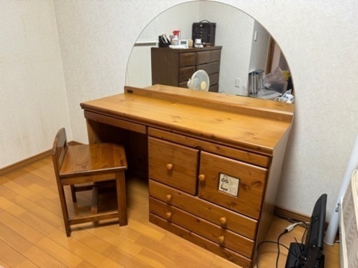 【美品】ドレッサー イス、鏡、コンセント付き！