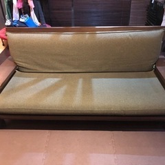 木製フレーム　ソファ　モダン