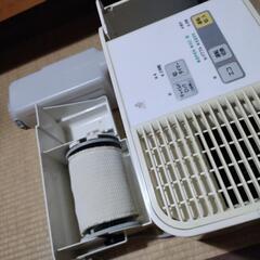 加湿器　パナソニック加熱気化式加湿機の画像