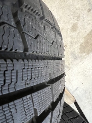 スタッドレス　バリ山　1000キロくらい　トーヨートランパスTX 225/65R17  4本