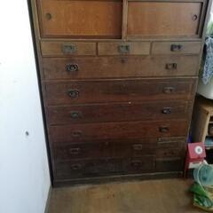  大型無垢の骨董 箪笥