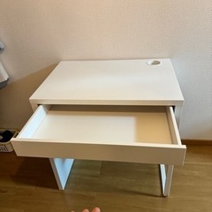 決まりました【無料】イケア 白テーブル 引き取り限定の画像