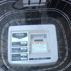 017🌕️２０・２６インチ、チャイルドシート、３人乗り、２人乗り、１人乗り、電動自転車  🟢安心の無料点検サービス１００日間、３カ月保証・交換無料🟢  🔵オプション無料。後ろチャイルドシートをかごに変更で、1人乗りに変更も無料  🌕️土日もお子様と土足のままご試乗可能です。いろいろな種類のご試乗可能です。　  🟢１回の充電で３０ｋｍ以上の走行が可能です。山手線を半周くらいの距離を走れます。  🔴バッテリーは、新品の９０％以上の性能を保持していてコンディションは良好です。  🟣今だけ、新品バの画像