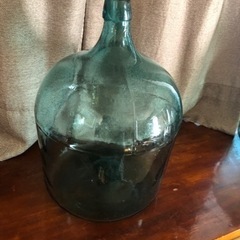 希少。レトロな特大ガラス瓶。値下げしました。の画像